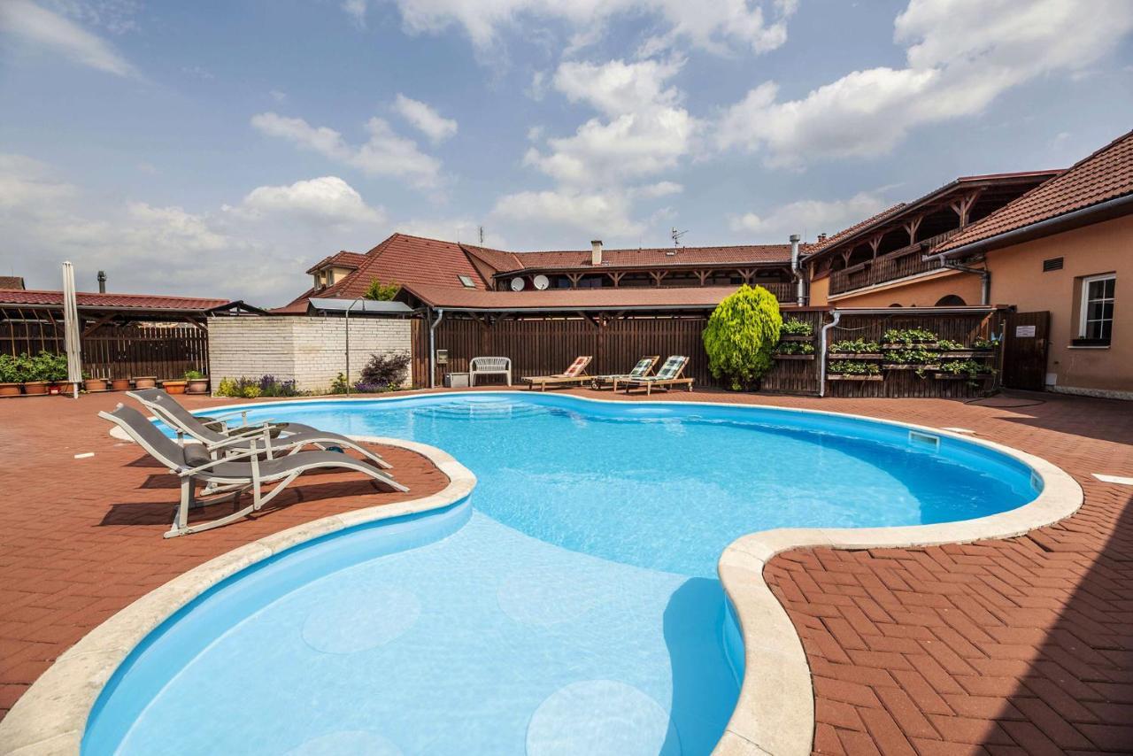 Hotel Aldo Uničov Extérieur photo